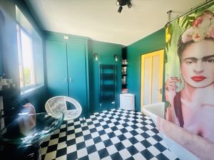 Bathroom - click for photo gallery